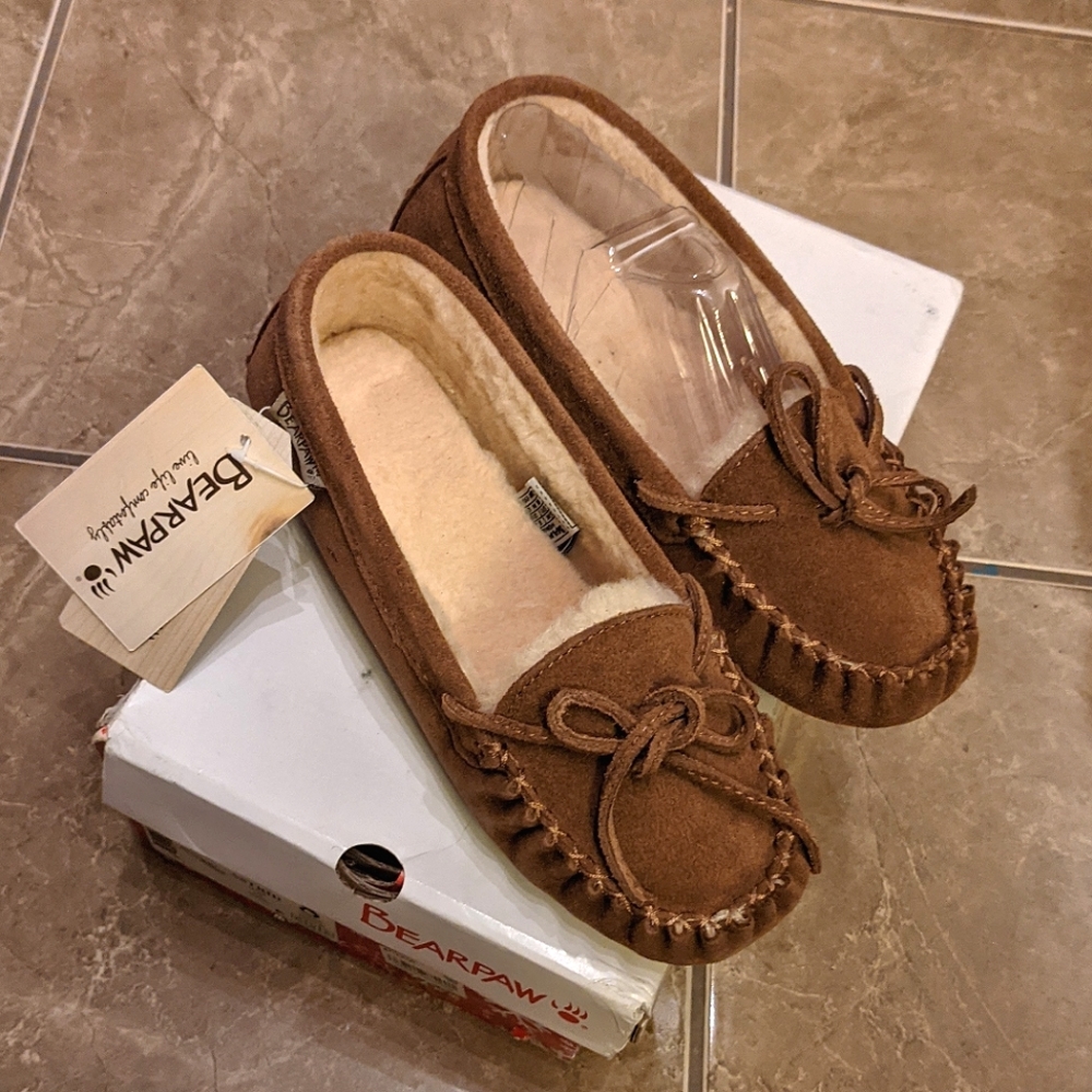 BEARPAW Astrid Moccasins in Hickory size 8